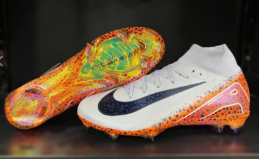 Mercurials orange / white